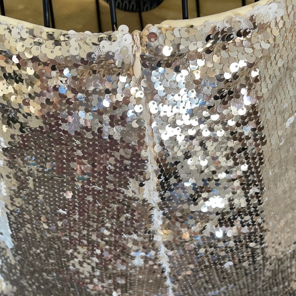 Altar’d State Gold Sequins Mini-Skirt - Picture 5 of 6